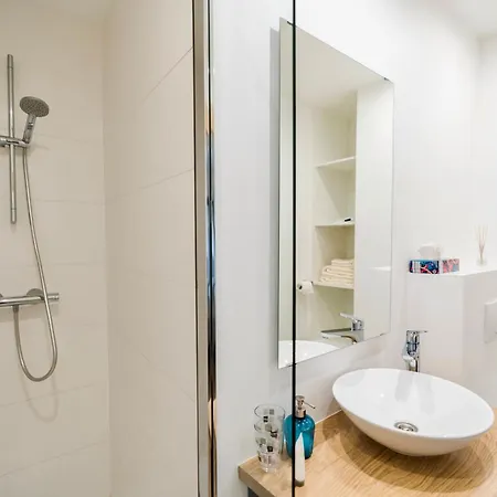 La Grange De - 2 Bedrooms - Pkg By Finenest